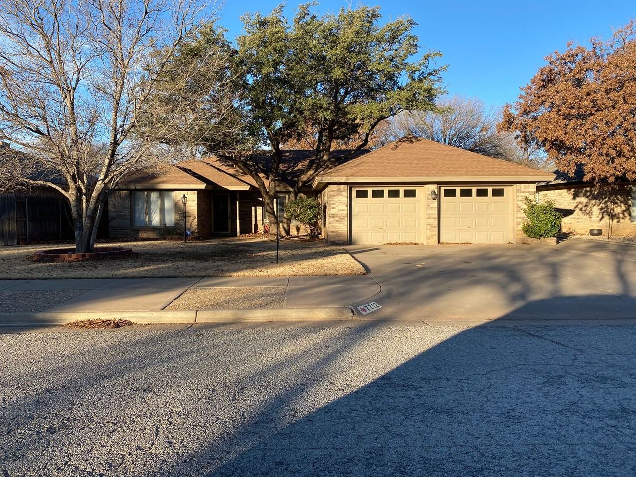 7712 Grover Ave - Photo 2 of 36