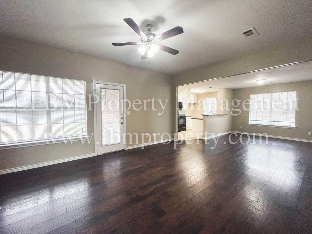 2702 Boyd St - Photo 3 of 18