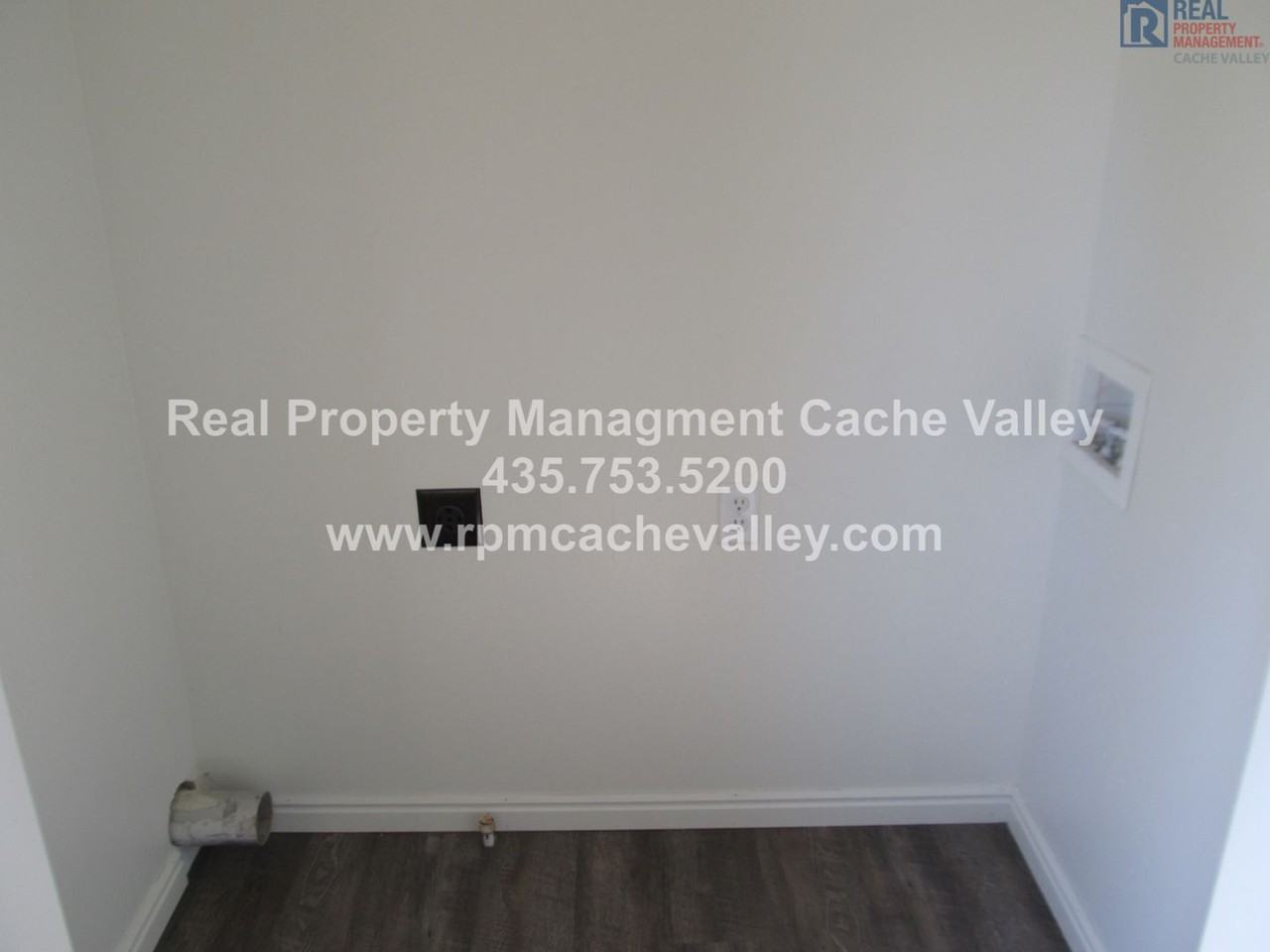 332 Spring Creek Pkwy - Photo 3 of 15