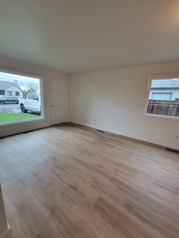 505 Sycamore St - Photo 2 of 15