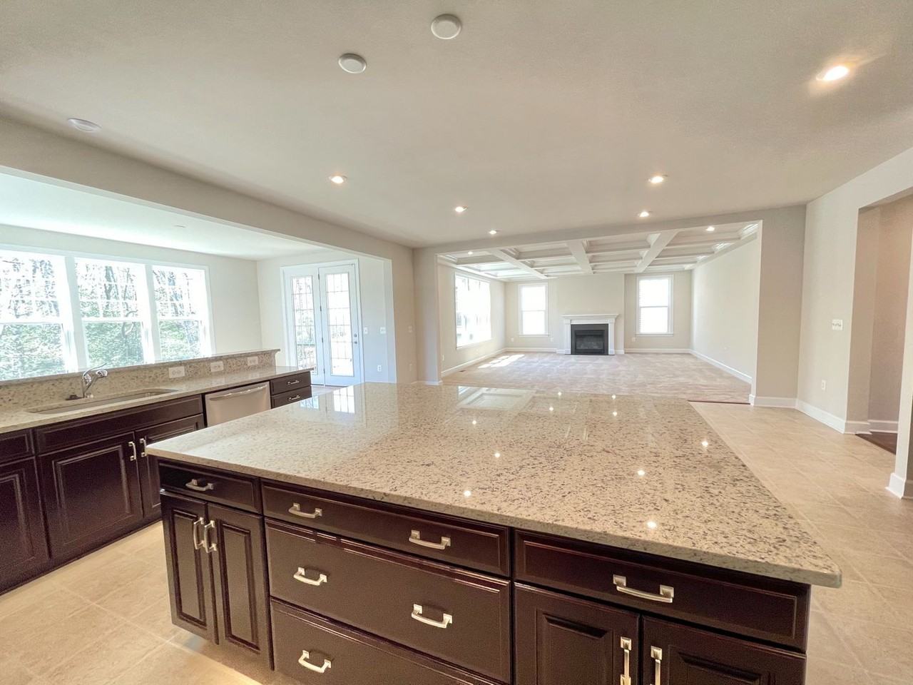 1308 Coastal Ave - Photo 7 of 43