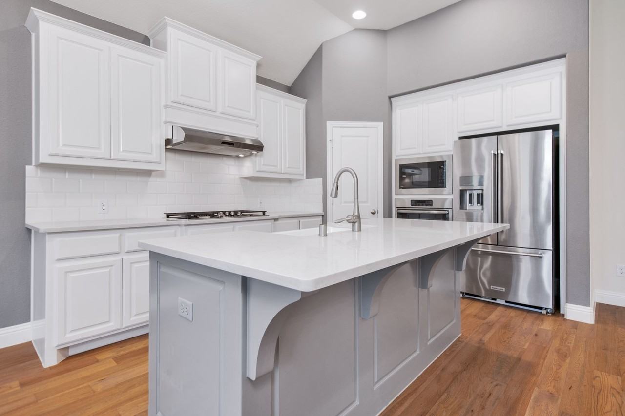 1117 9th St - Photo 6 of 25