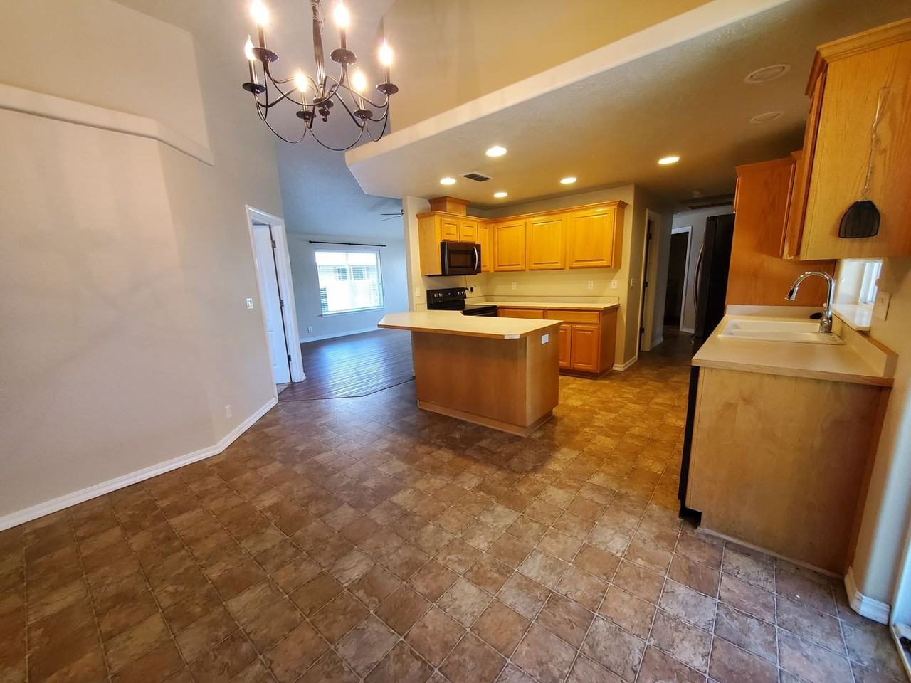 2634 2634 SW Esther Lane - Photo 3 of 15