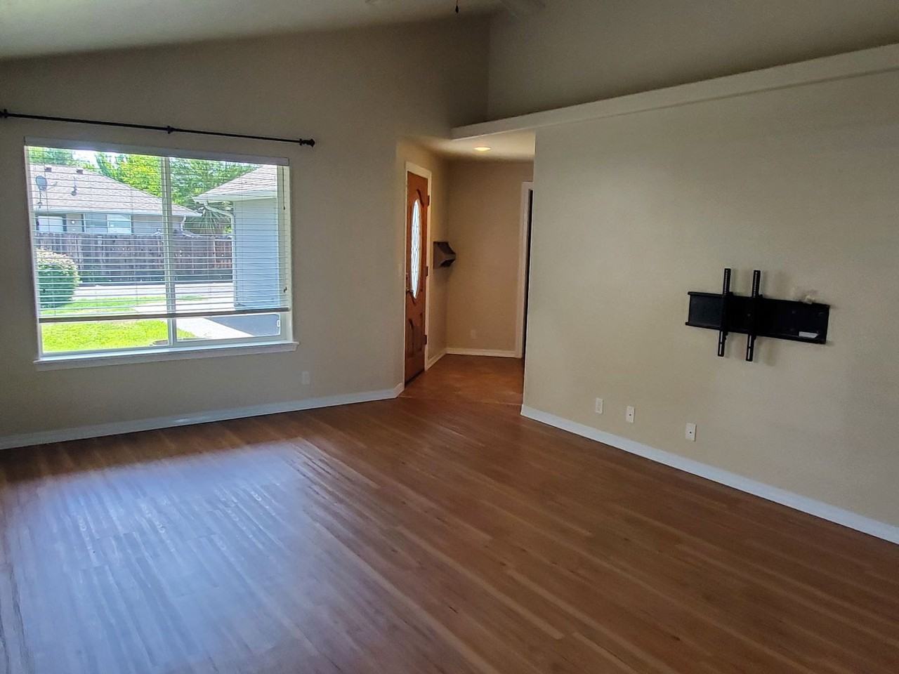 2634 2634 SW Esther Lane - Photo 7 of 15