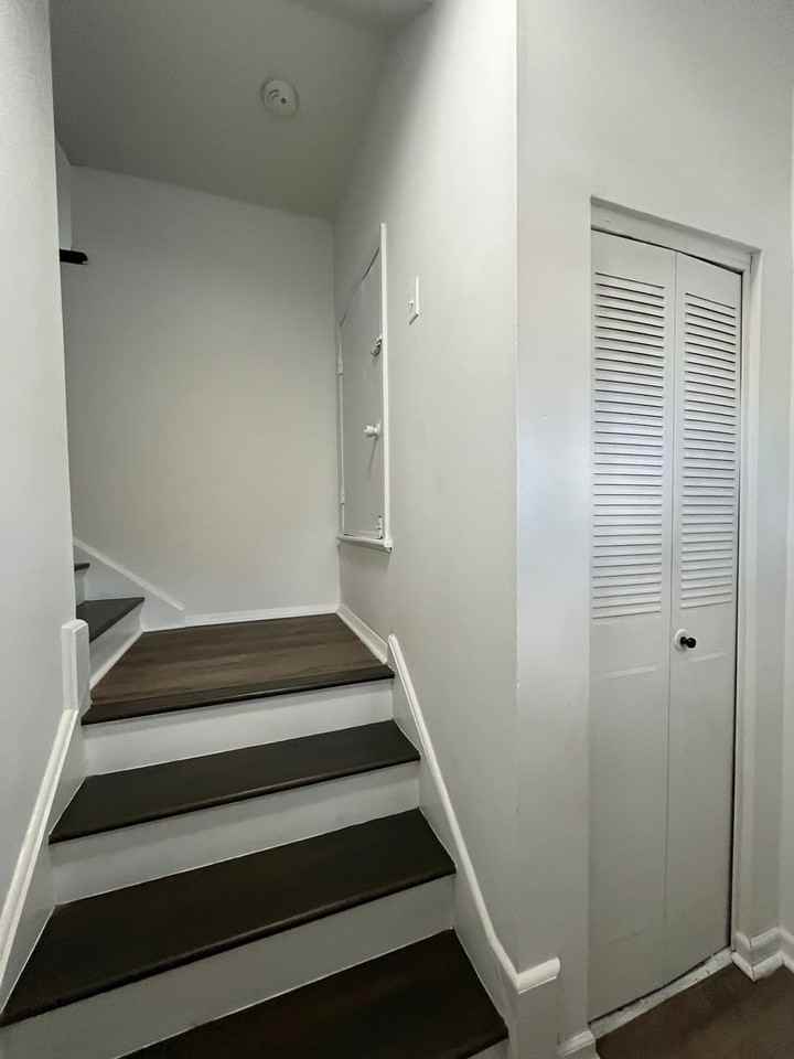 39 Rock Garden Ln - Photo 3 of 18