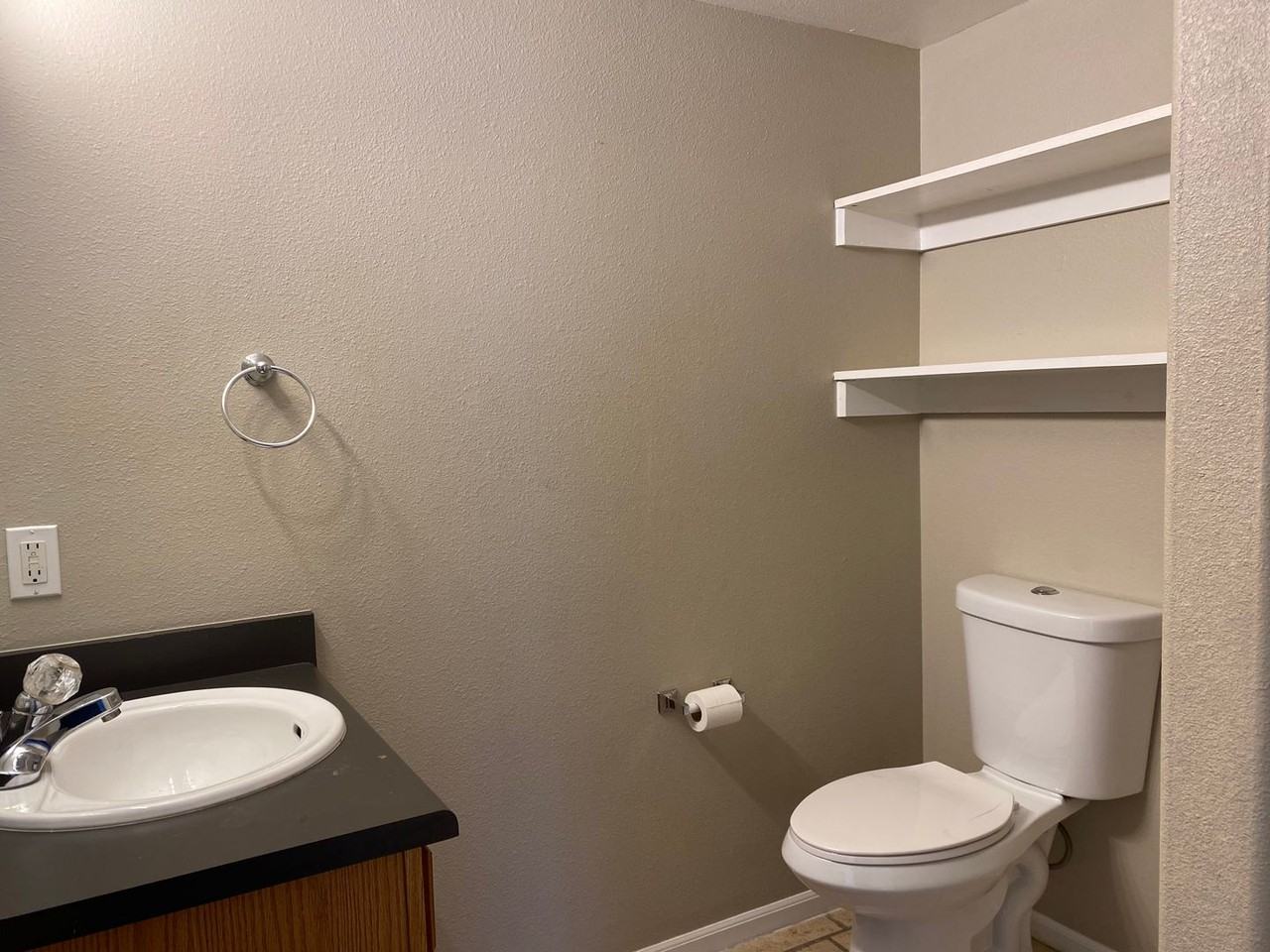 5831 Atlantic Dr - Photo 5 of 7