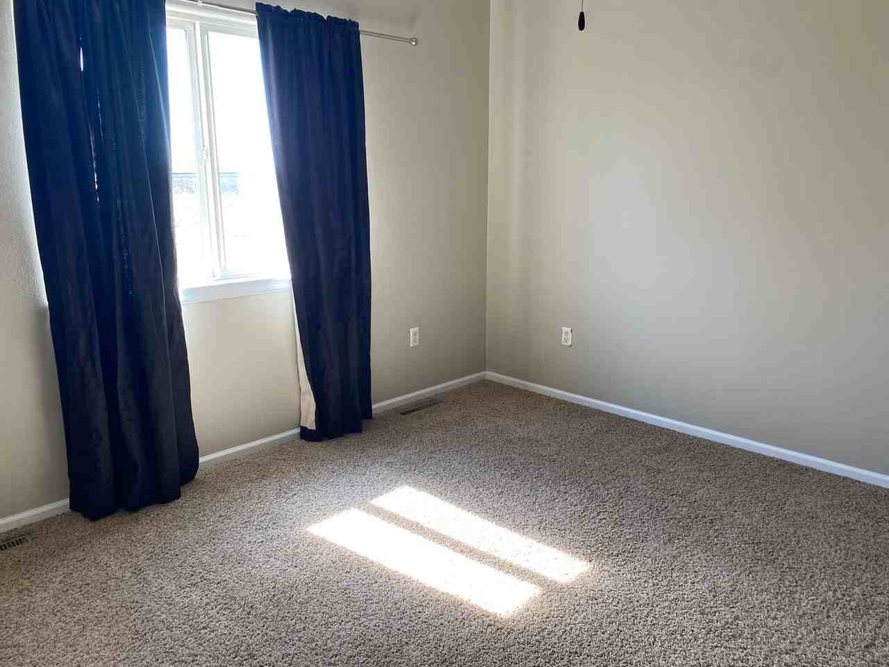 5831 Atlantic Dr - Photo 6 of 7