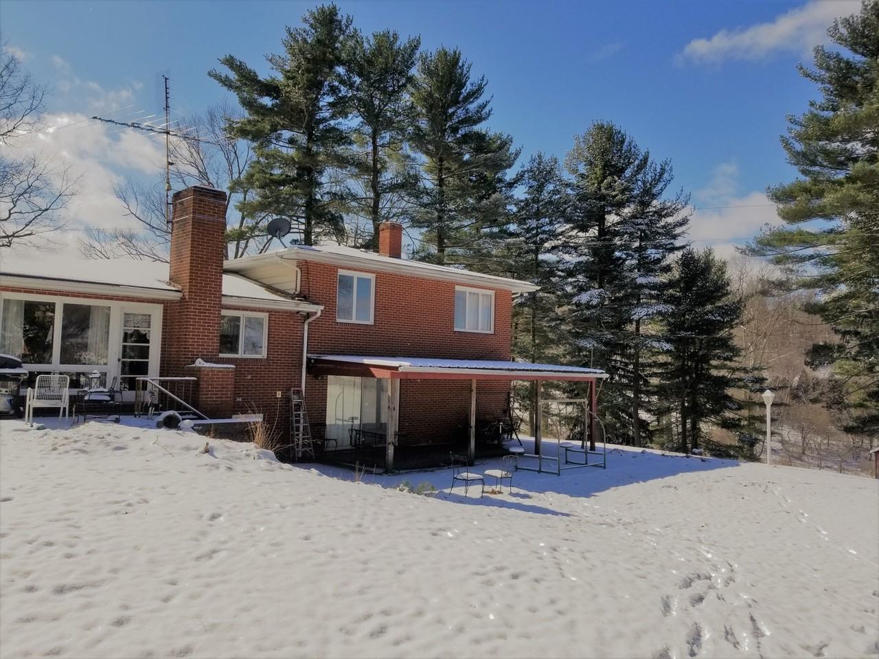 46 Pine Ln - Photo 2 of 11