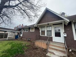 featured image of 712 W 4th St
