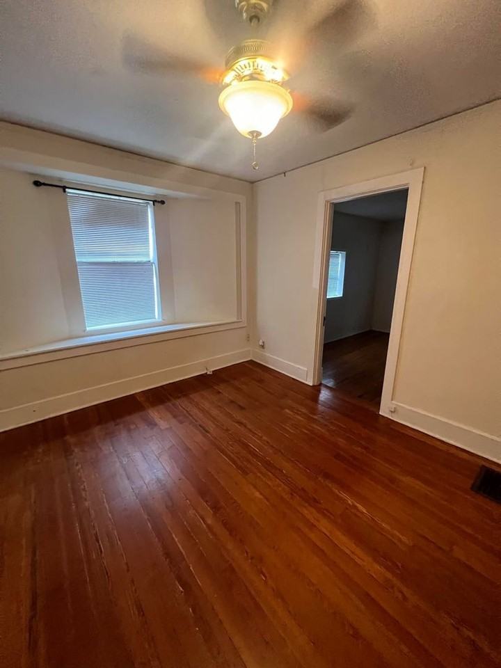 712 W 4th St - Photo 6 of 10
