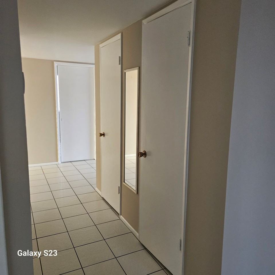10010 W Andover Ave - Photo 7 of 22