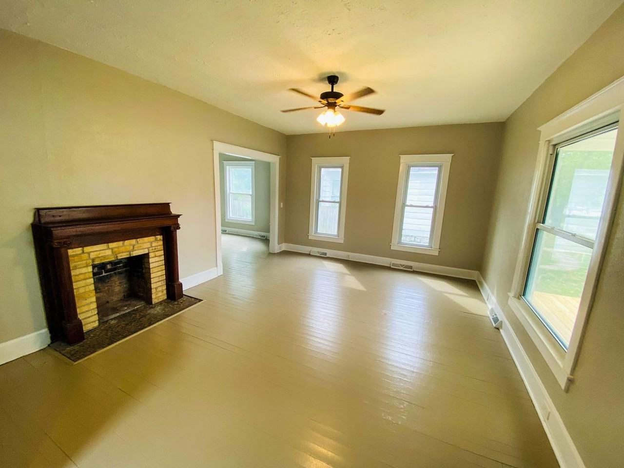 1817 S Jackson Ave - Photo 2 of 16