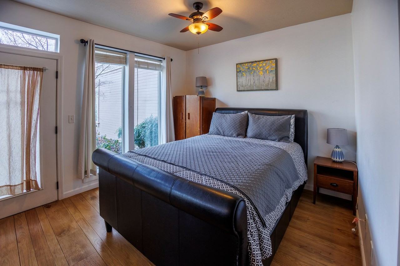 170 E F St - Photo 3 of 17