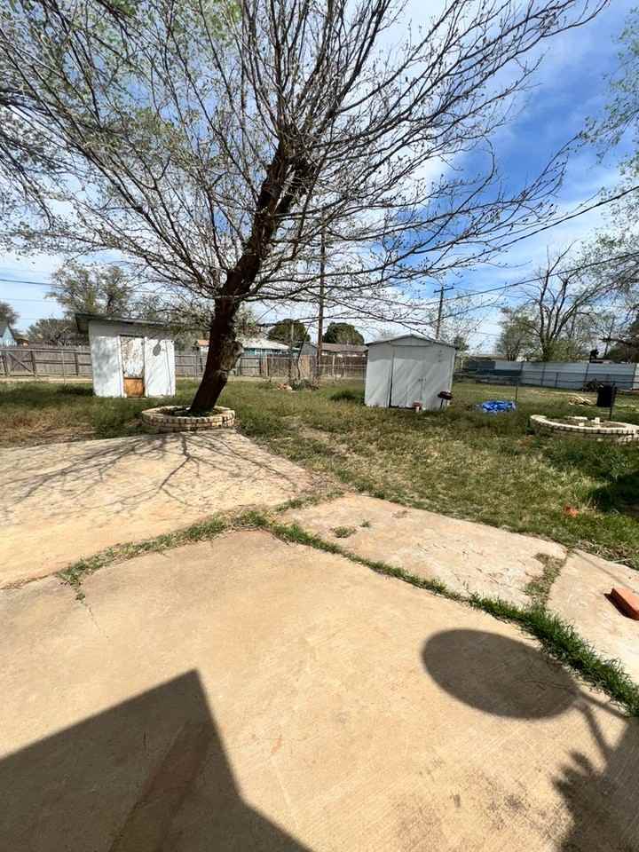 3222 1st Pl - Photo 3 of 11