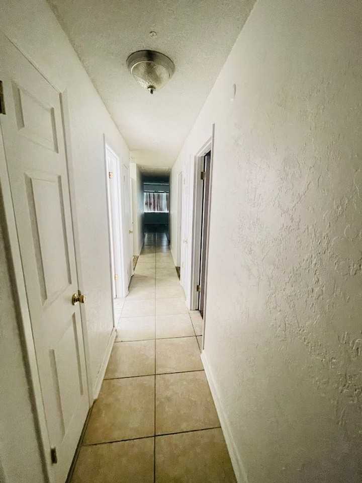 1980 Williams Manor Ave - Photo 3 of 25