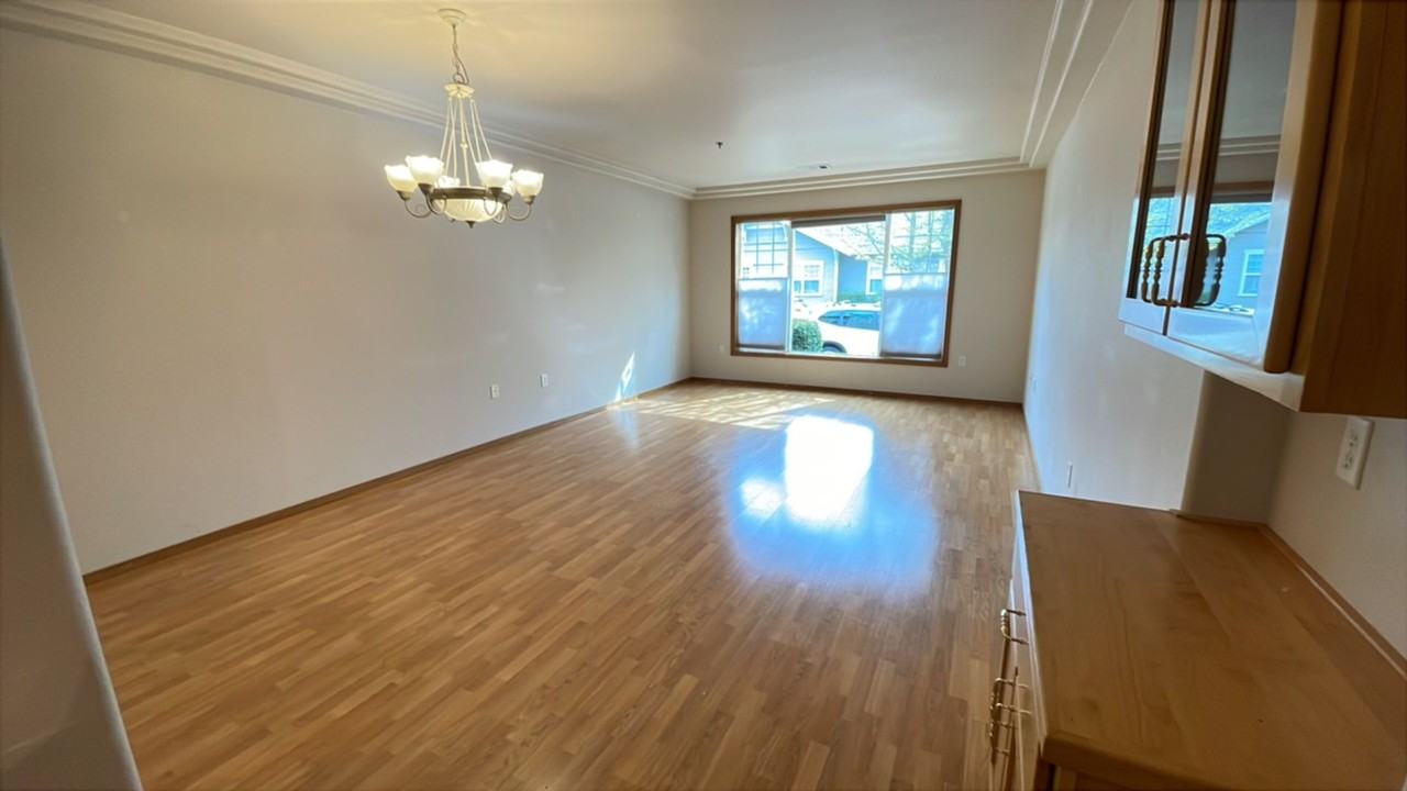 834 Pavilion Pl - Photo 7 of 10
