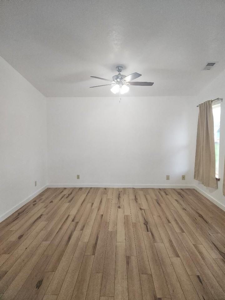 1683 Tamarack St - Photo 2 of 16