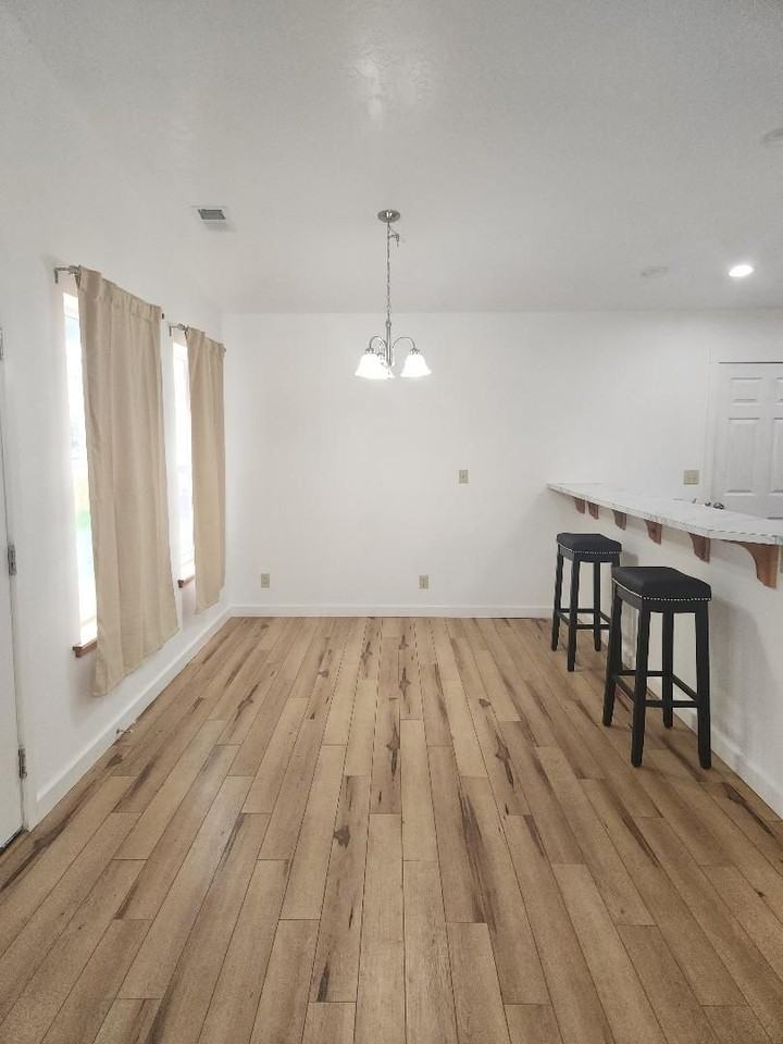 1683 Tamarack St - Photo 3 of 16