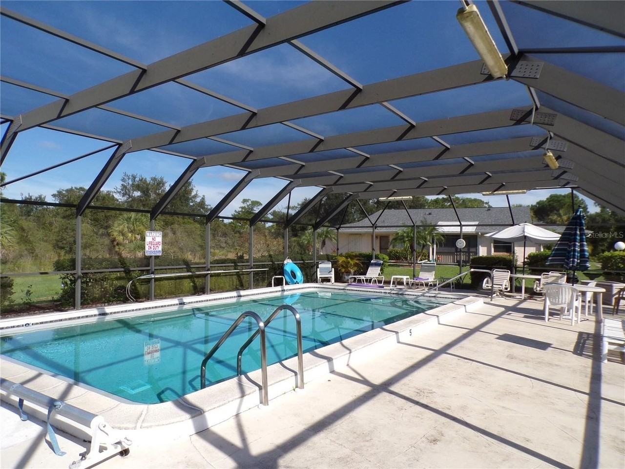 25068 Harborview Rd - Photo 4 of 19