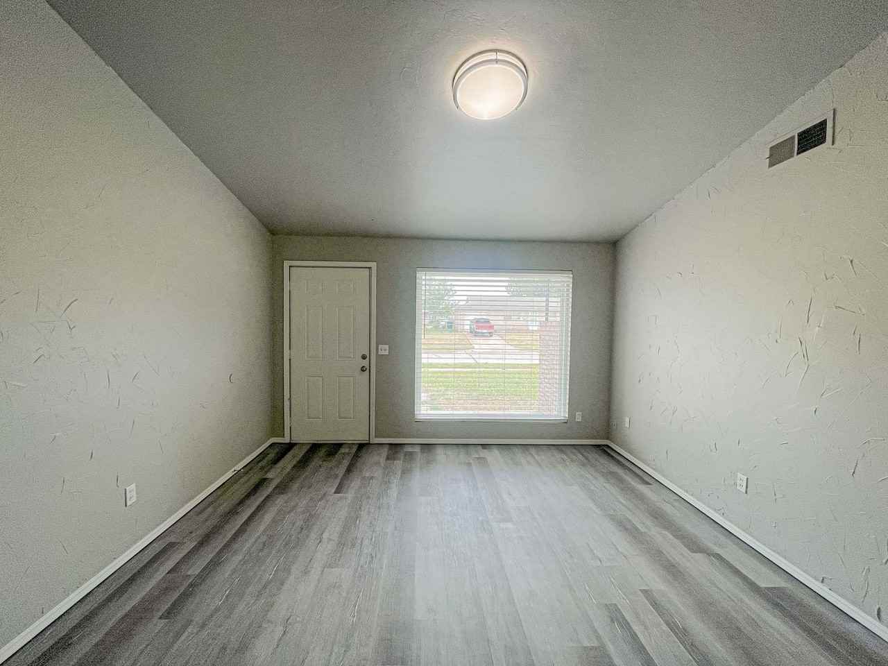 3012 Neighbors Ln - Photo 7 of 23