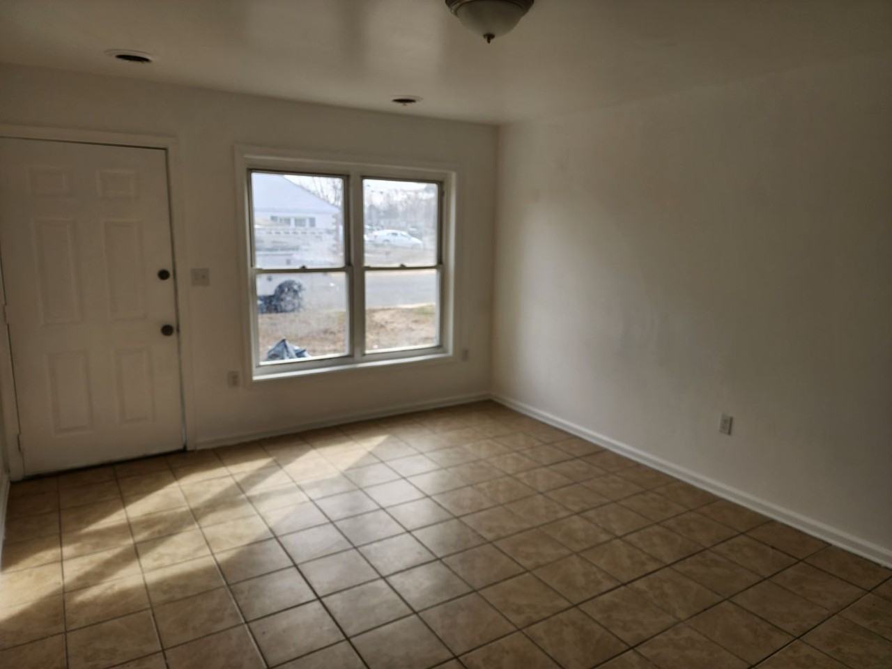 339 Sheridan Dr - Photo 2 of 14