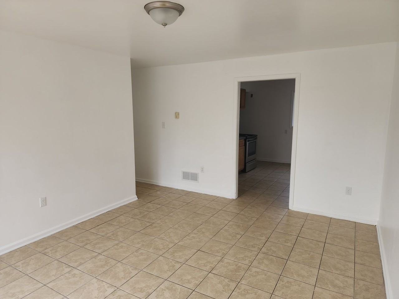 339 Sheridan Dr - Photo 3 of 14