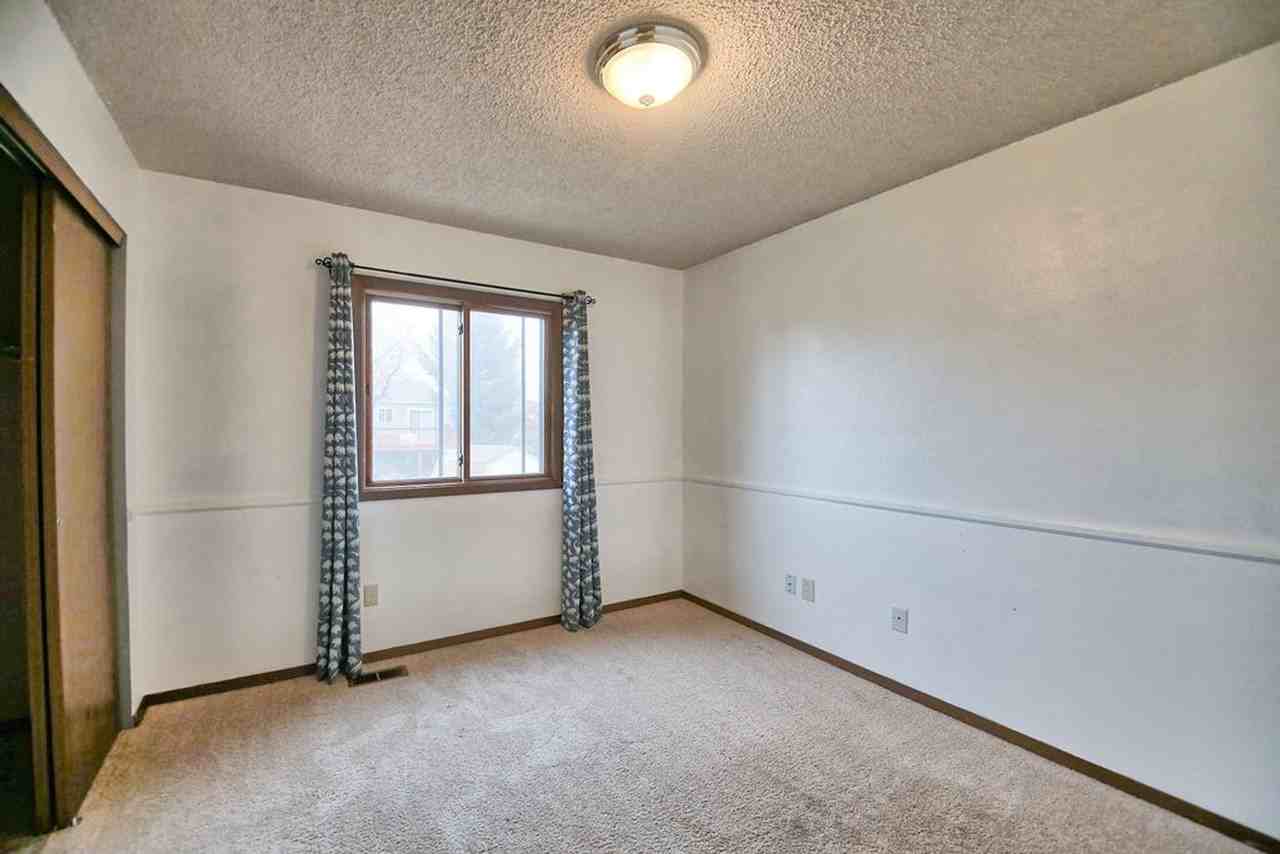 3206 Boone St - Photo 4 of 34