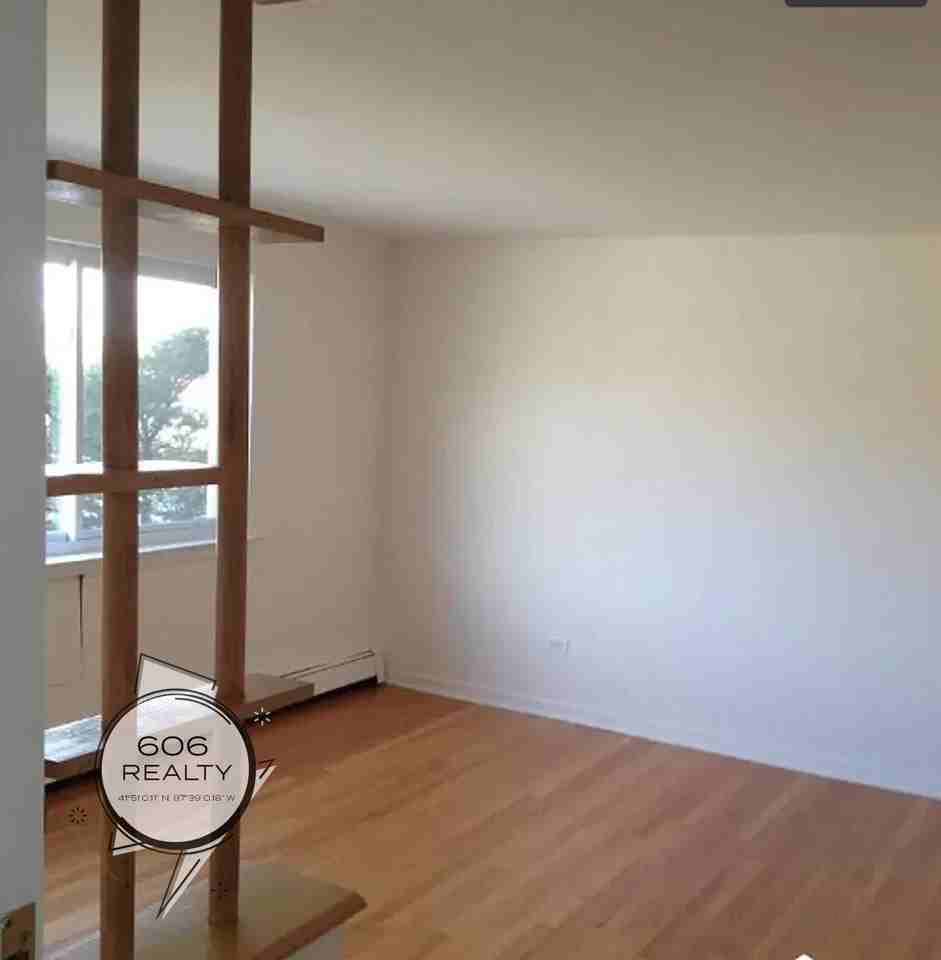 4827 West 31st! Great location for walkability! - Photo 5 of 10
