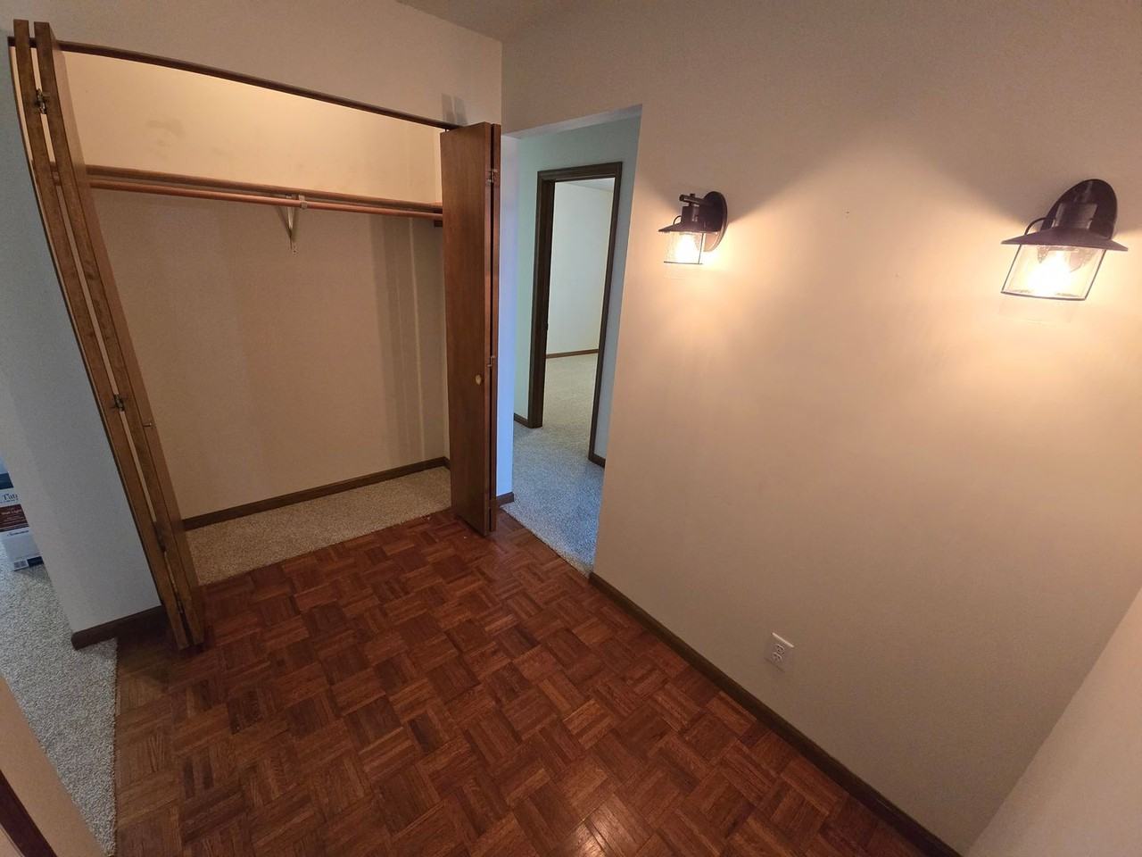 1508 Glenshire Dr - Photo 3 of 29