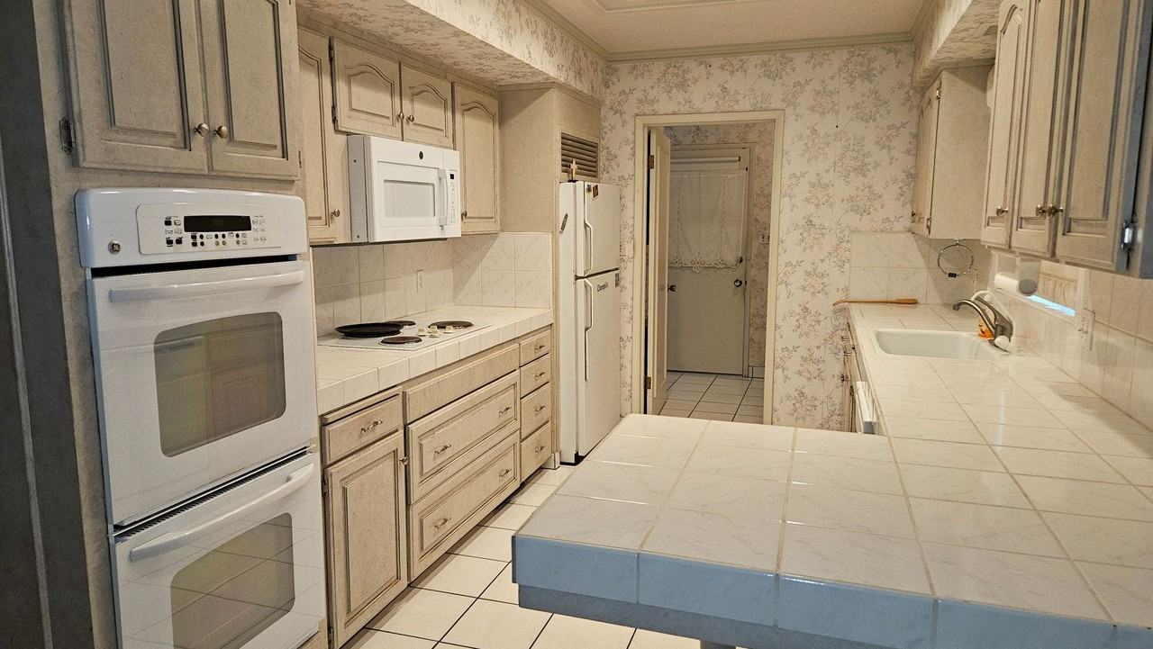 7686 S Temperance Ave - Photo 3 of 5