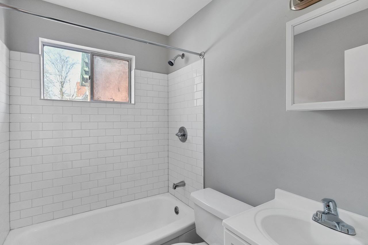 Dana Heights Apartments - Photo 3 of 15