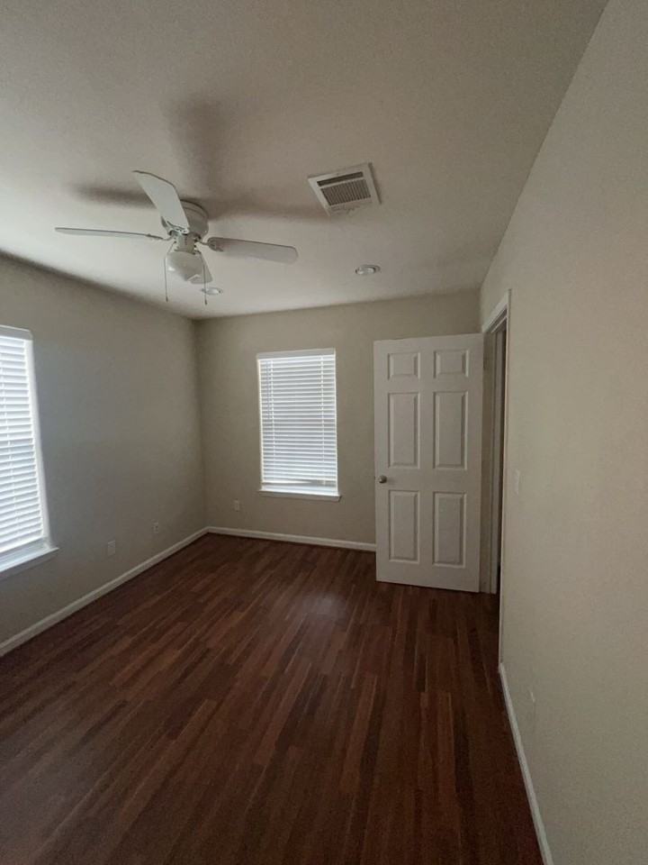 8137 Miley St - Photo 3 of 14