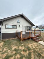 featured image of 2445 Moulton St