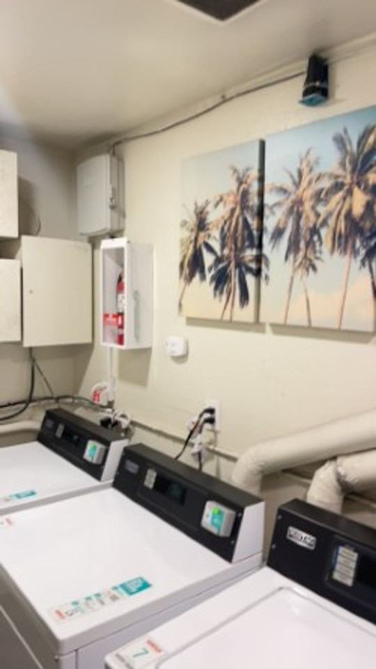 110 South Sweetzer Ave - Photo 6 of 42