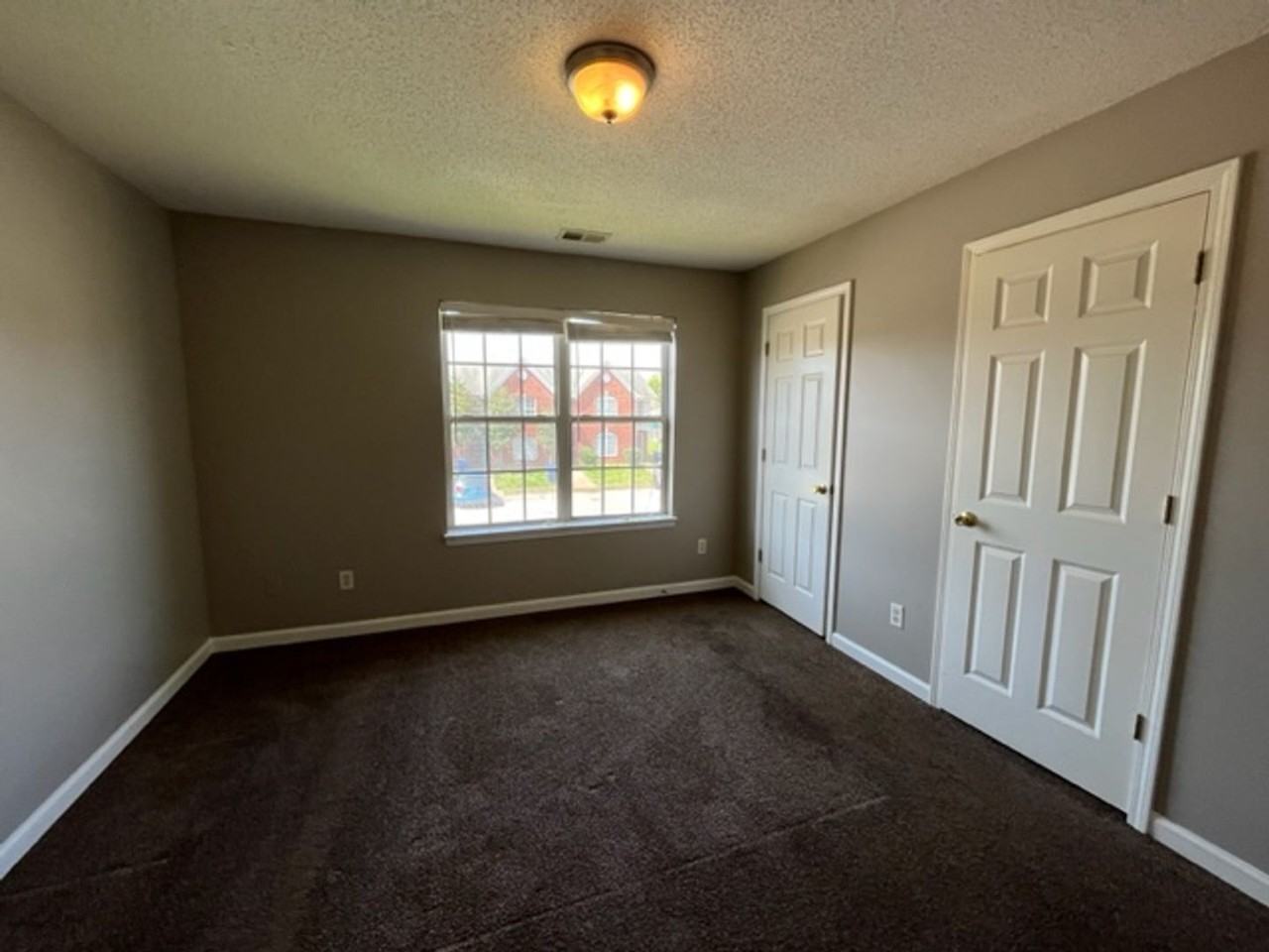7252 Illinois Central Ave - Photo 6 of 12