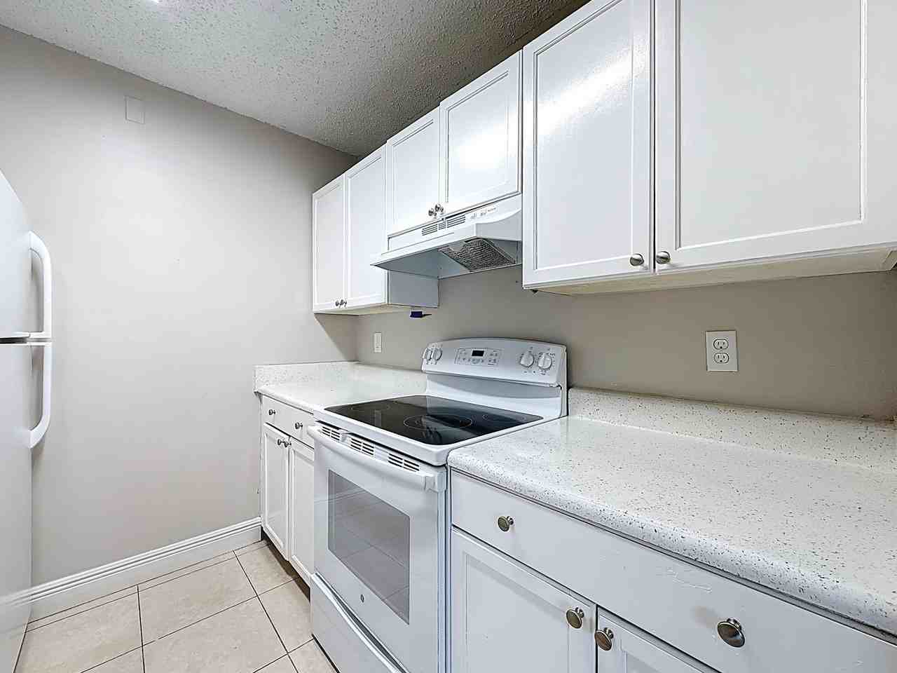 719 Meadows Cir - Photo 5 of 28