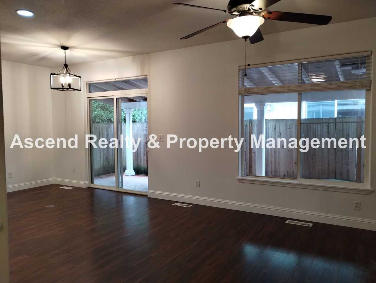 4272 Se Maya Ct - Photo 3 of 31