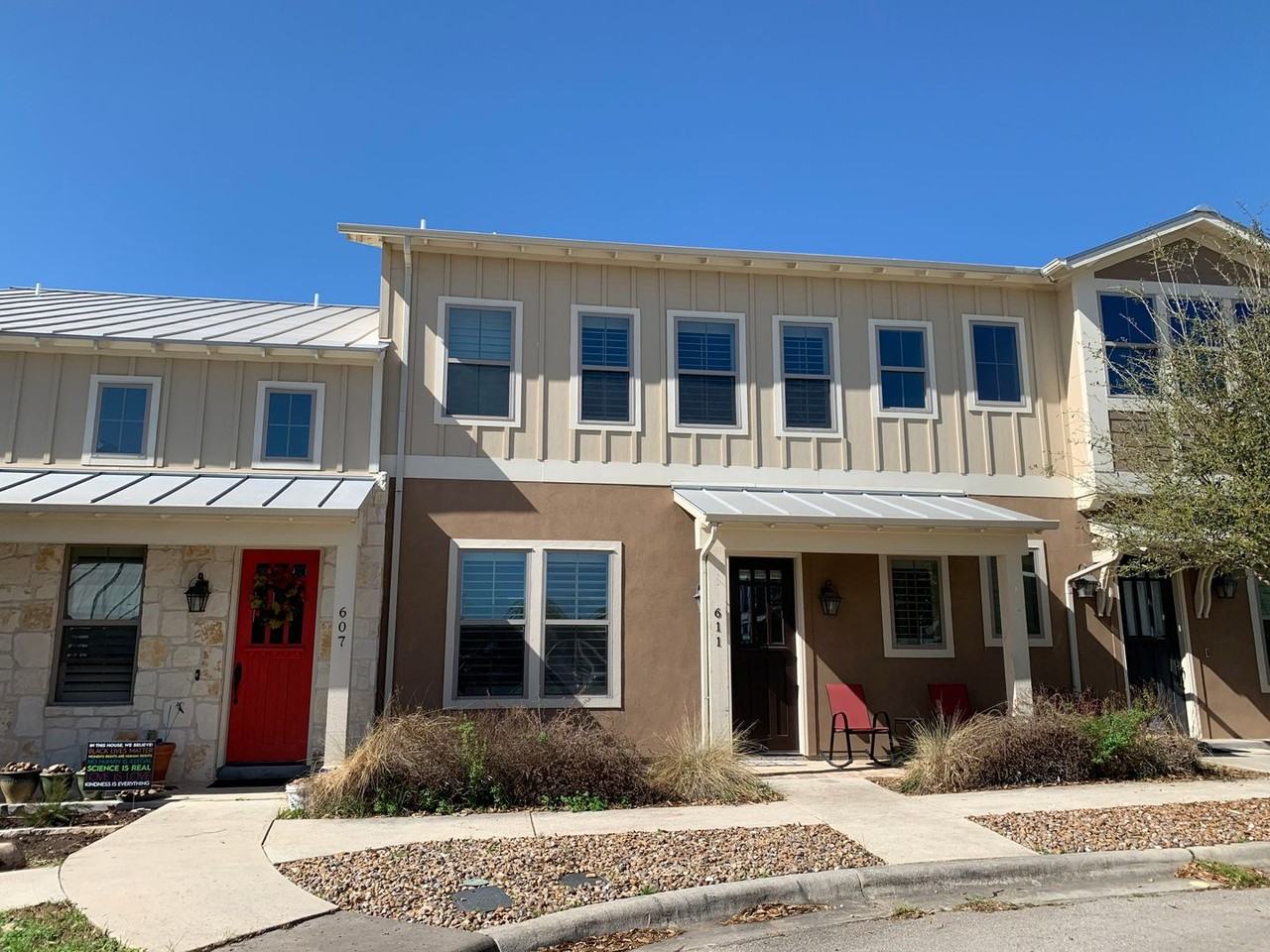 611 Stadtbach St - Photo 3 of 34