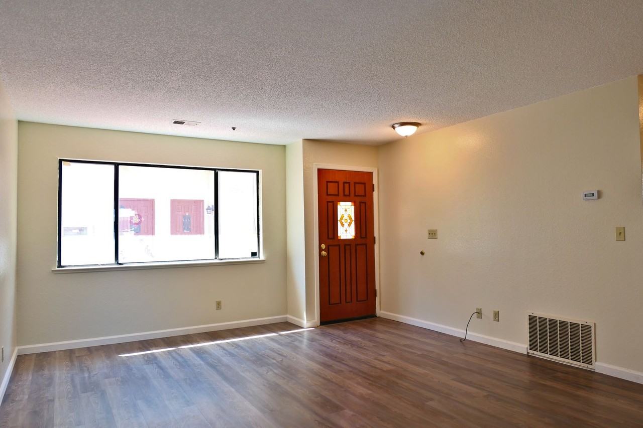 695 S Knickerbocker Dr #6 - Photo 3 of 14