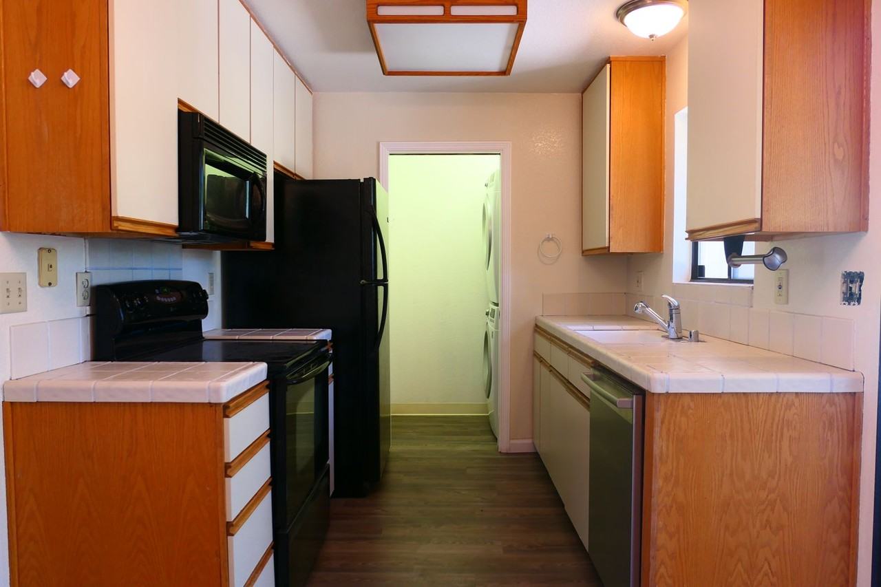 695 S Knickerbocker Dr #6 - Photo 6 of 14