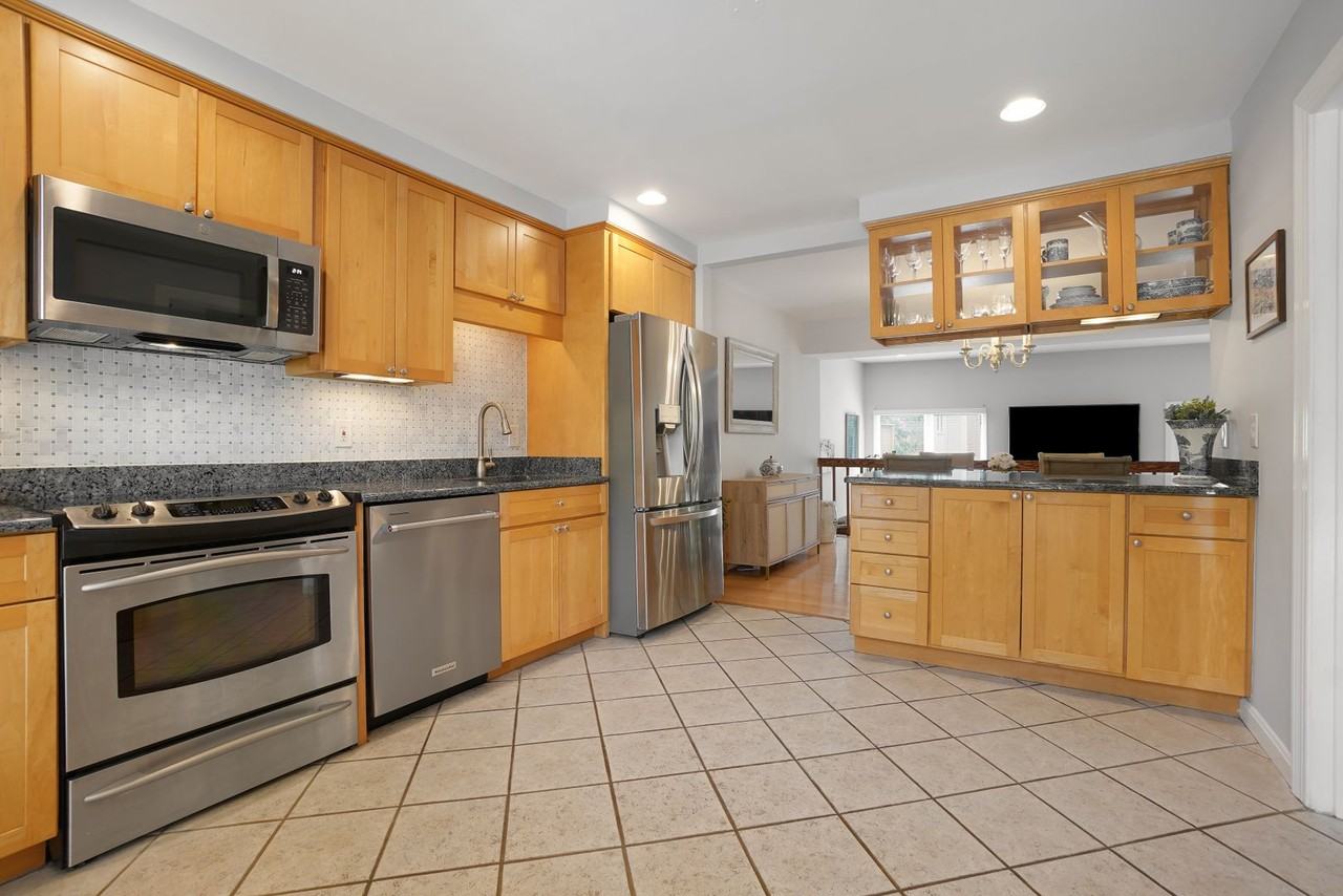 5016 Cloister Dr - Photo 4 of 29