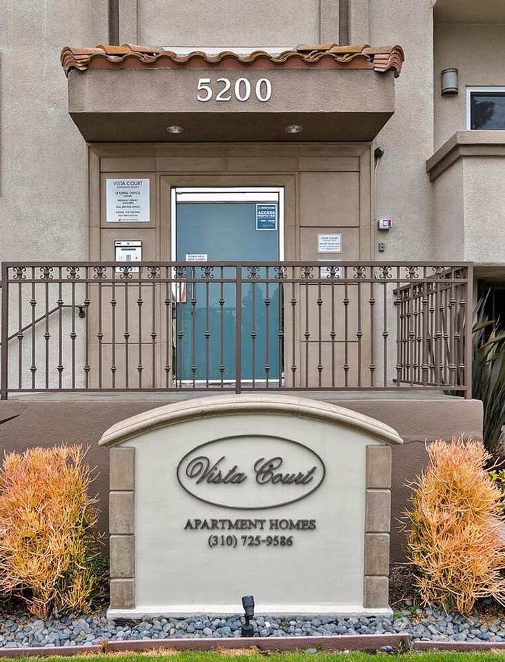 Vista Court Apartment Homes - Photo 2 of 7