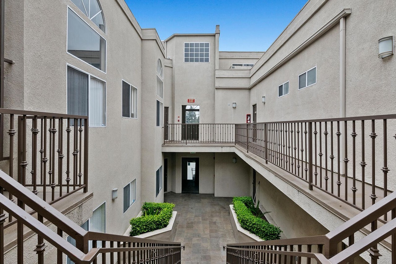 Vista Court Apartment Homes - Photo 3 of 7