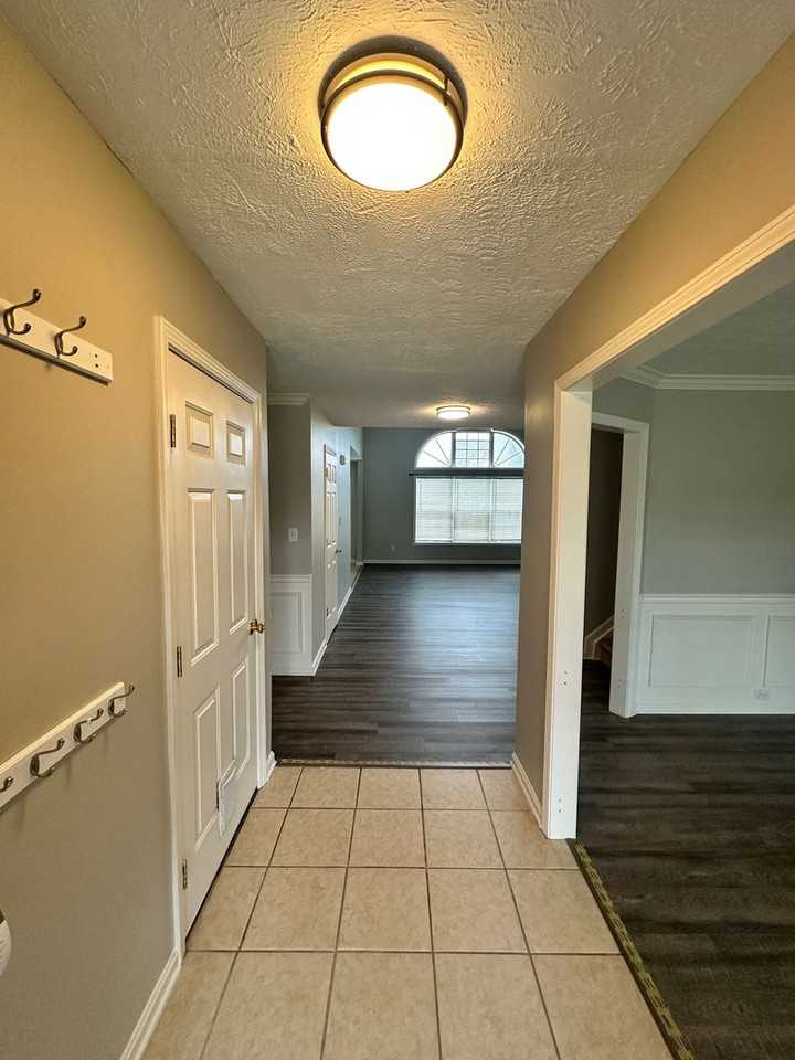 9215 Eminence Ct - Photo 2 of 30