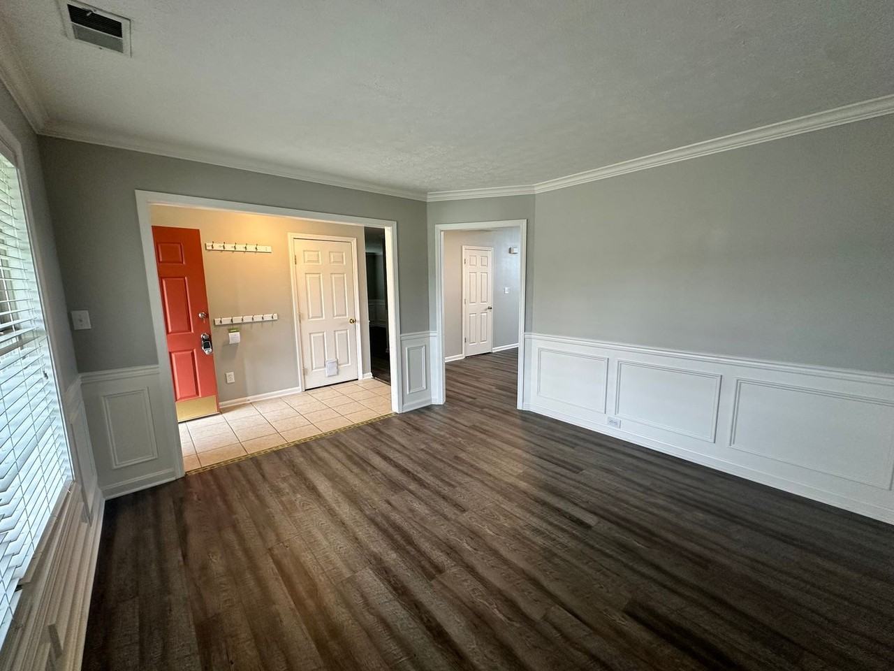 9215 Eminence Ct - Photo 4 of 30