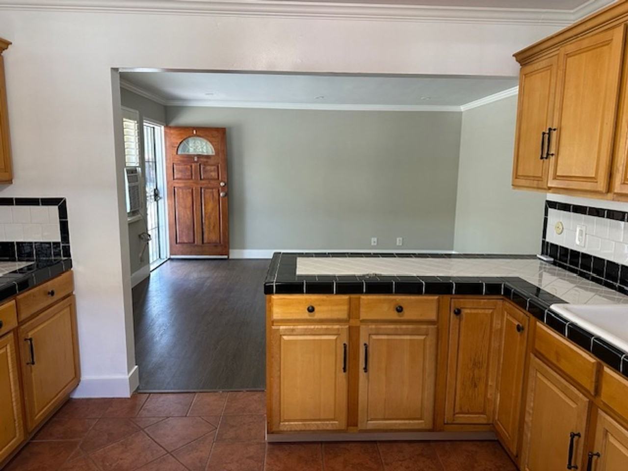 175 W Linden Ct - Photo 2 of 22