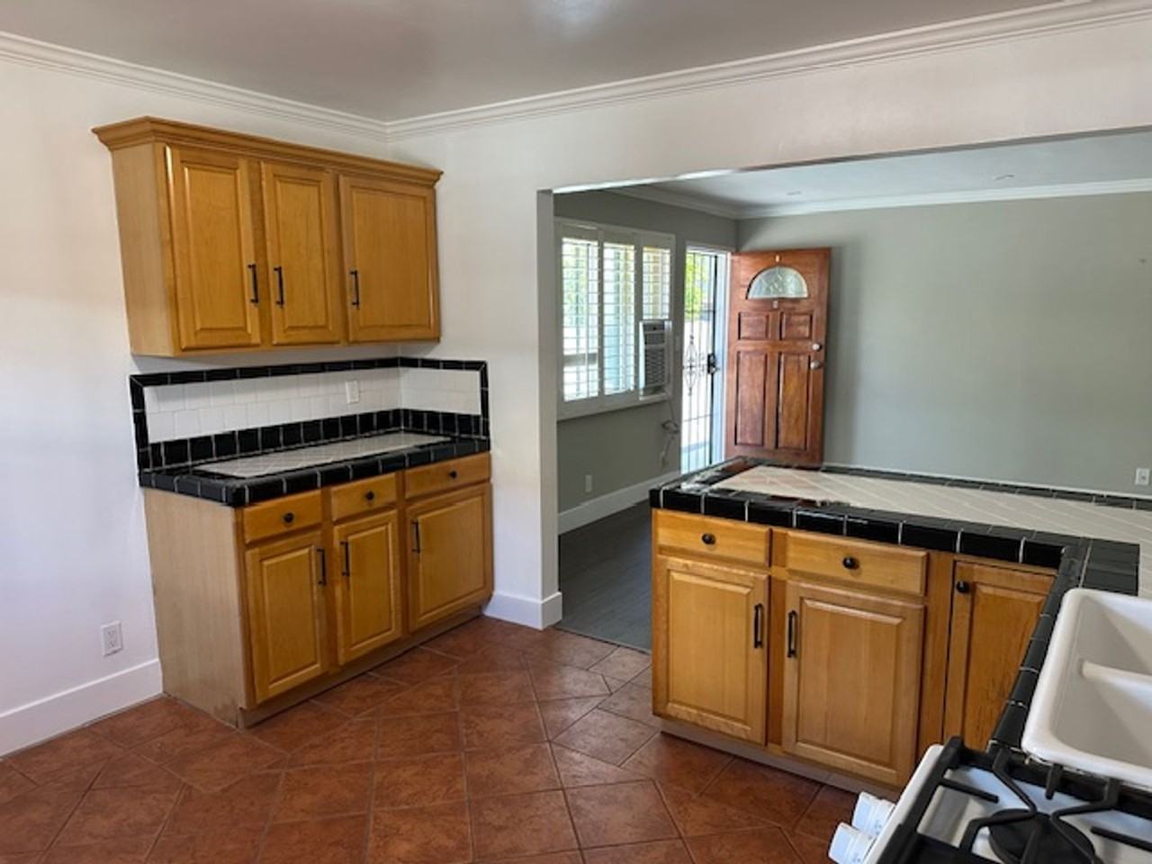 175 W Linden Ct - Photo 3 of 22