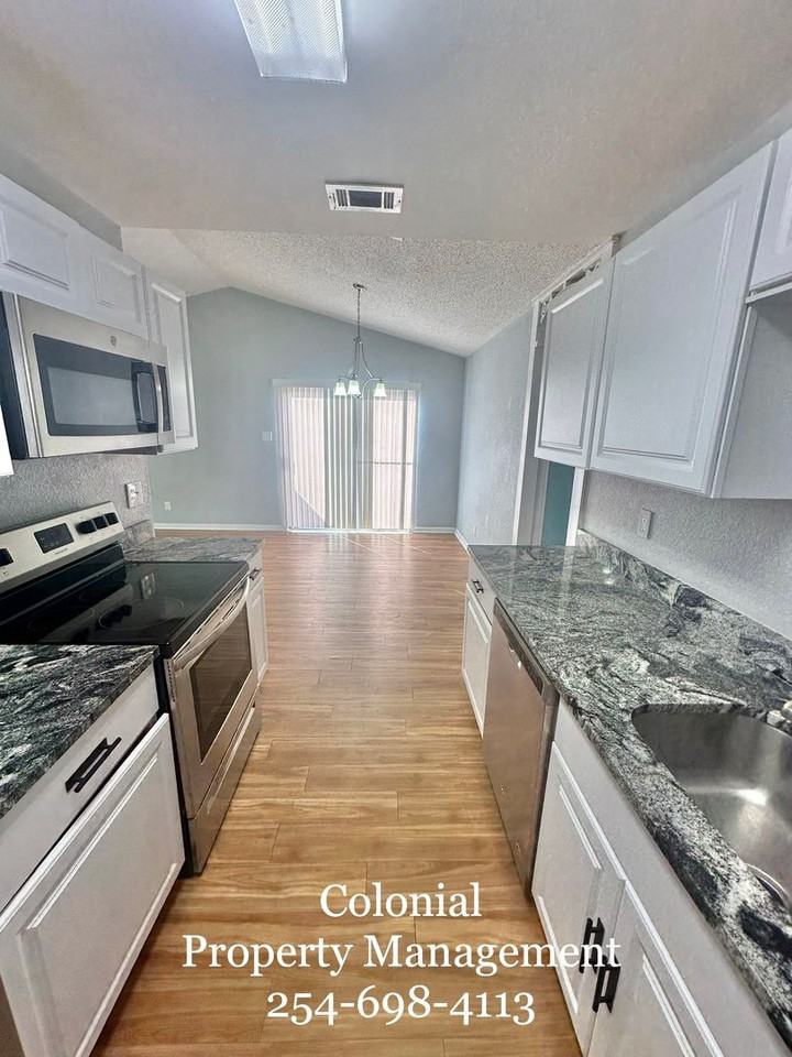 2507 Hemlock Dr - Photo 4 of 19