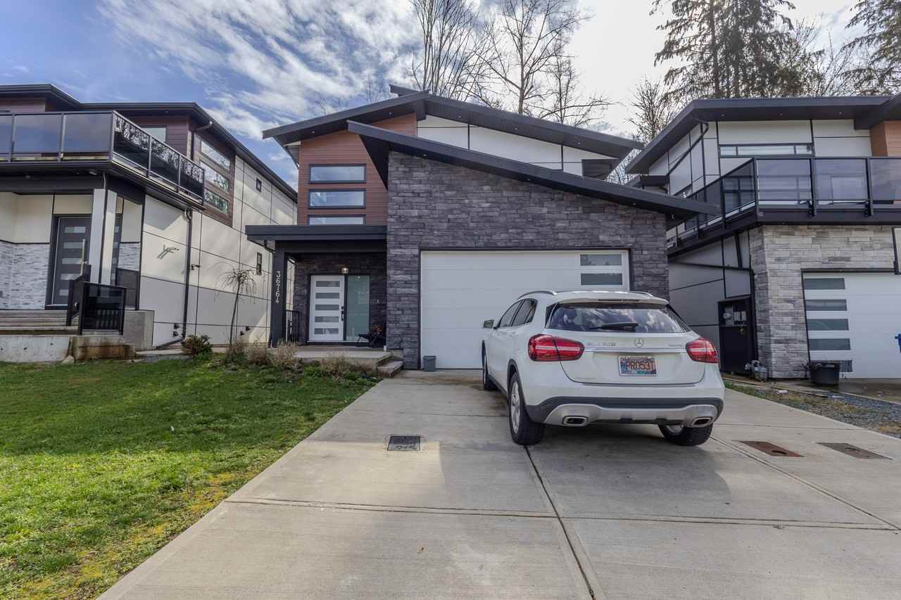 36764 Dianne Brook Ave Uppr - Photo 2 of 23