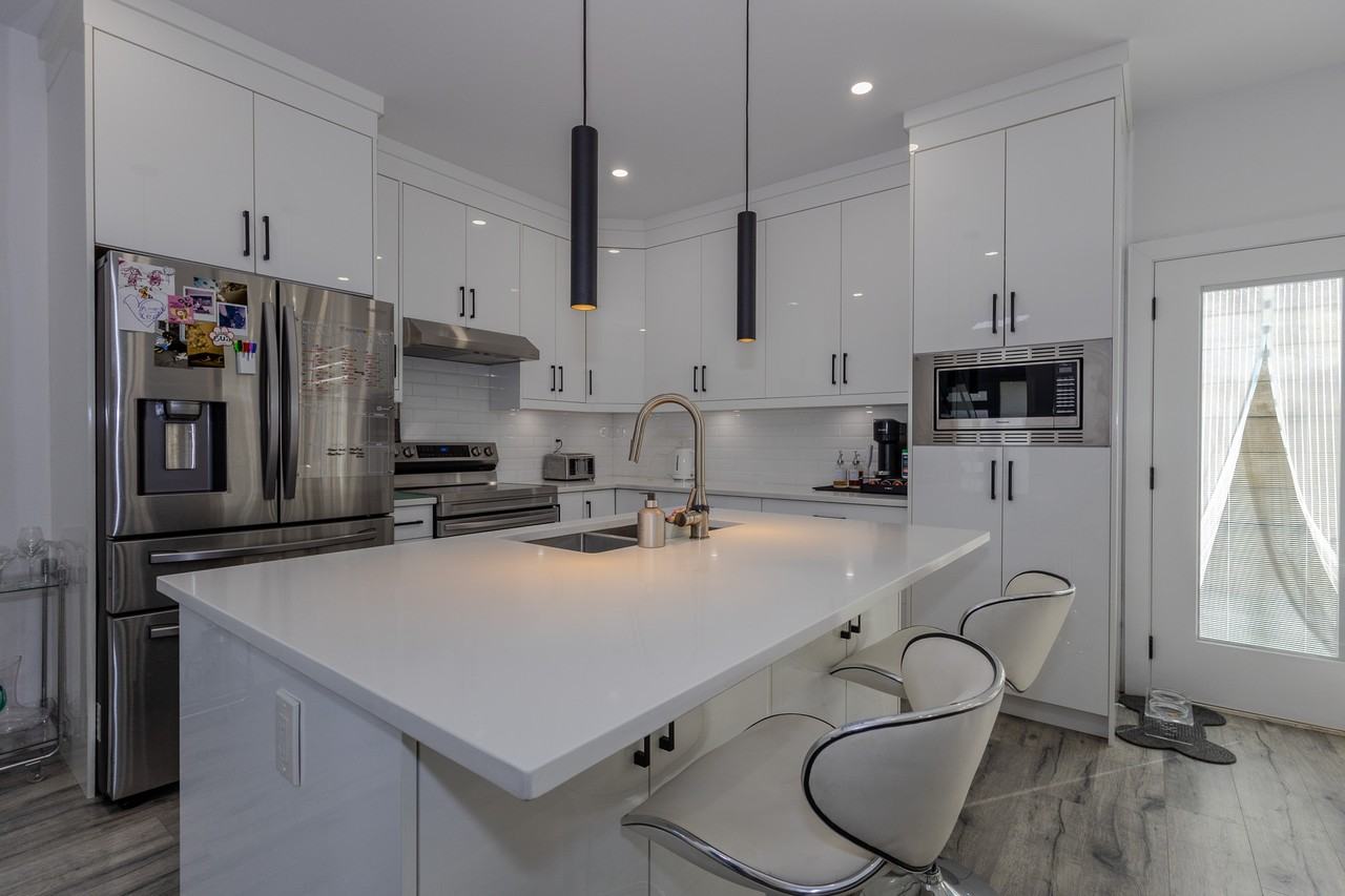 36764 Dianne Brook Ave Uppr - Photo 3 of 23